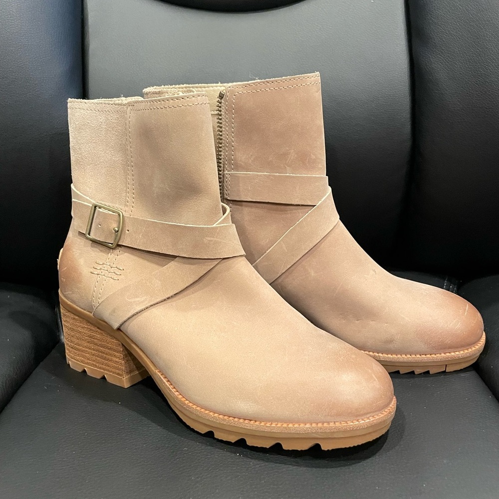 Sorel Women's Tan Ankle Boots